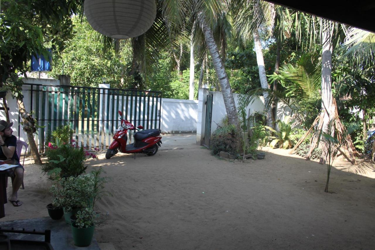 Chithra Homestay Tangalle Exterior photo
