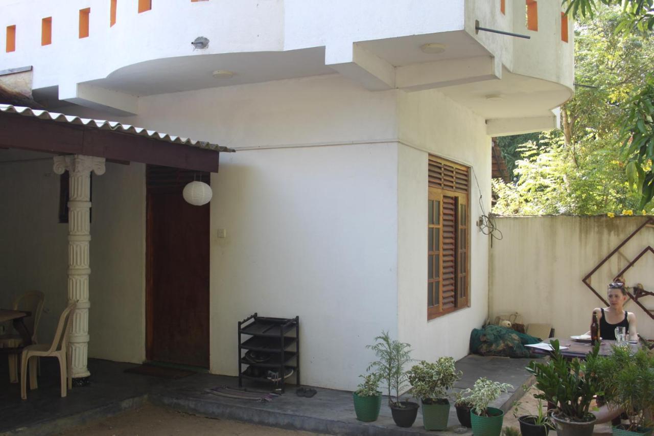 Chithra Homestay Tangalle Exterior photo